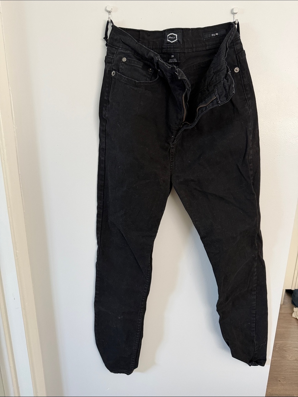 RVCA Black High-Rise Straight Taper Jeans size 29 - Picture 1 of 5